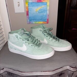 Nike Light Green Sneakers with White Accents